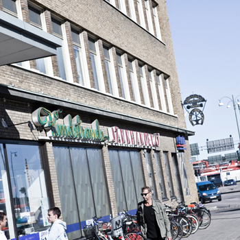 Fasaden till Järntorgets Järnhandel på Första Långgatan 1-7.